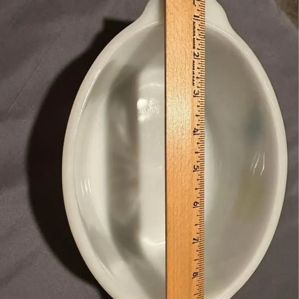 vintage FIRE KING casserole dish 1.5 qt Biscayne
